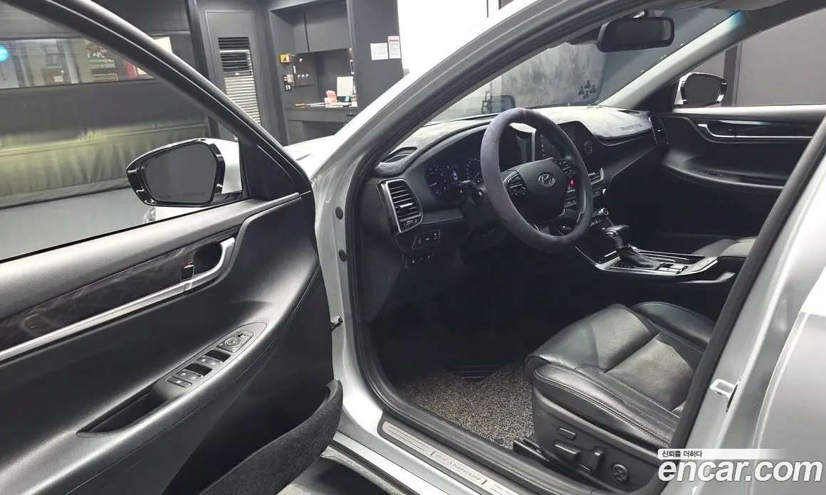 Hyundai Grandeur 2018 3.0 автомат (гидро), фото 13