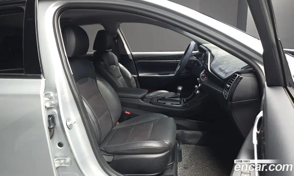 Hyundai Grandeur 2018 3.0 автомат (гидро), фото 16