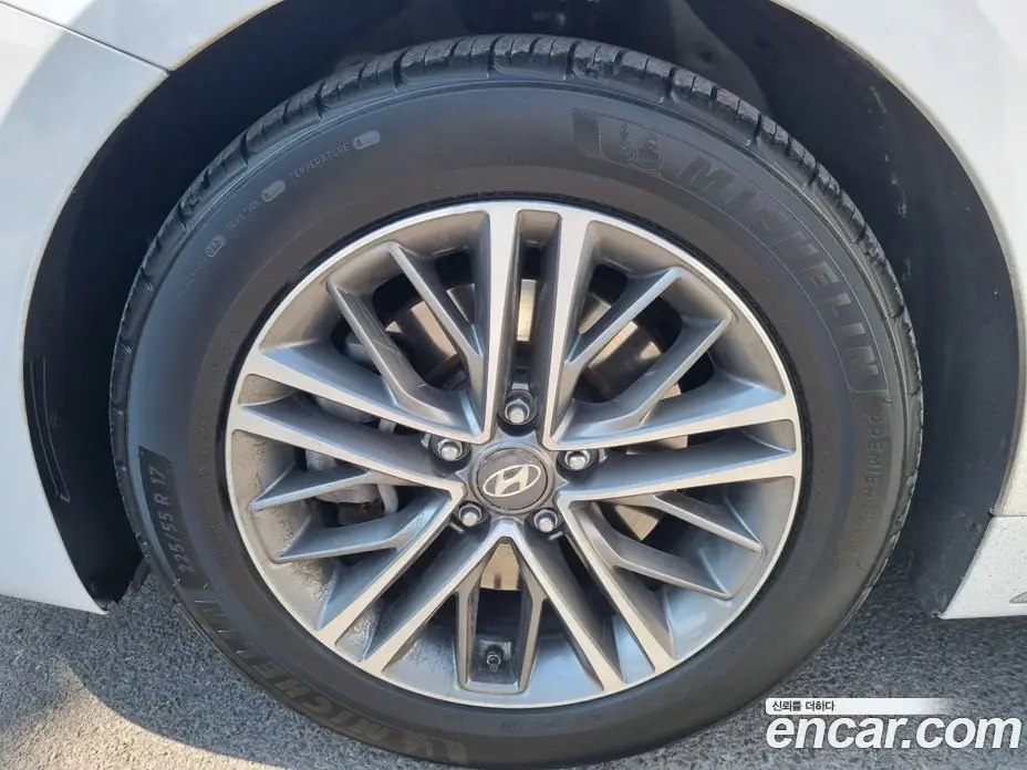 Hyundai Grandeur 2018 2.4 автомат (гидро), фото 19 Hyundai Grandeur 2018 2.4 автомат (гидро), фото 19