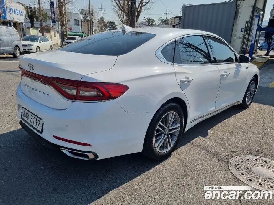 Hyundai Grandeur 2018 2.4 автомат (гидро), фото 3 Hyundai Grandeur 2018 2.4 автомат (гидро), фото 3