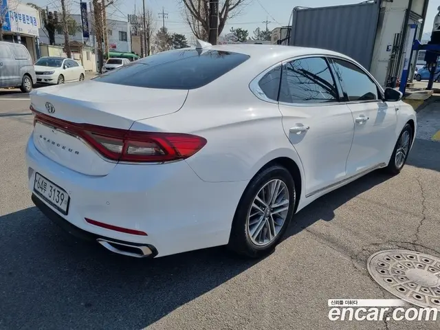 Hyundai Grandeur 2018 2.4 автомат (гидро), миниатюра 3 Hyundai Grandeur 2018 2.4 автомат (гидро), миниатюра 3