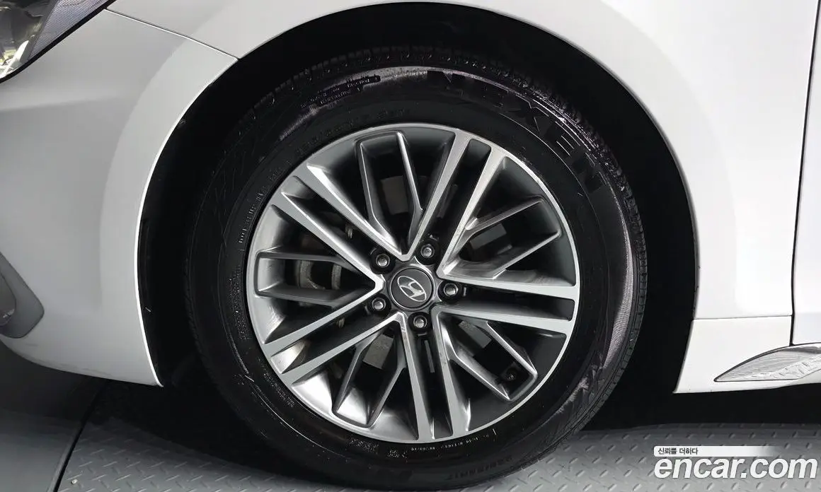 Hyundai Grandeur 2018 2.4 автомат (гидро), фото 5