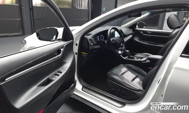Hyundai Grandeur 2018 2.4 автомат (гидро), миниатюра 10