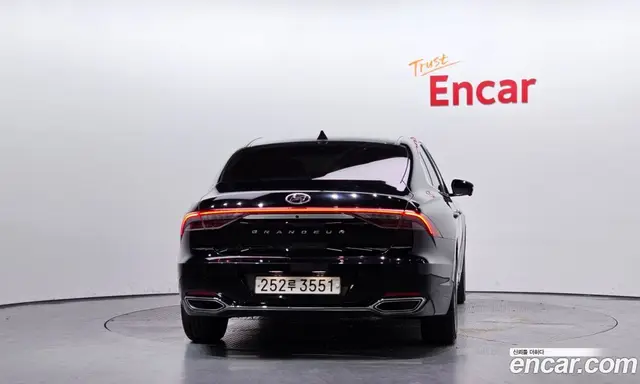 Hyundai Grandeur 2020 2.4 автомат (гидро), миниатюра 4 Hyundai Grandeur 2020 2.4 автомат (гидро), миниатюра 4