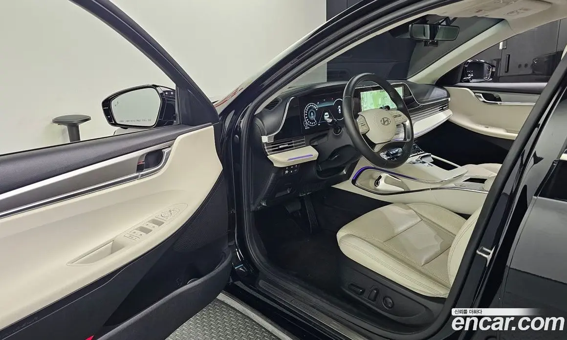 Hyundai Grandeur 2022 2.5 автомат (гидро), фото 13