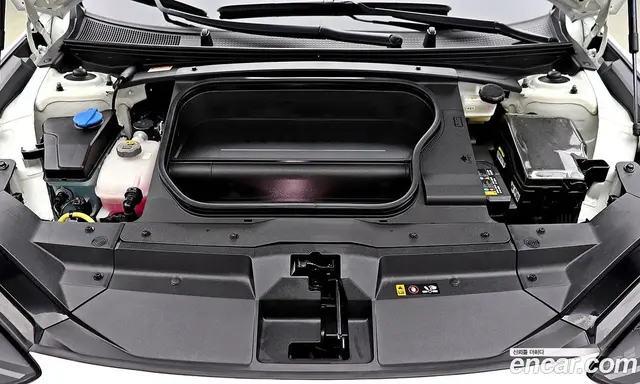 Hyundai Ioniq 6 2023 0.1 автомат (гидро), миниатюра 6