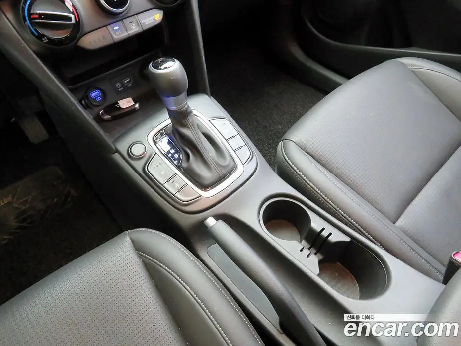 Hyundai Kona 2020 1.6 автомат (гидро), фото 13