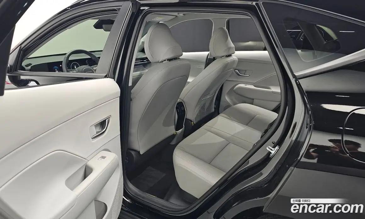 Hyundai Kona 2025 1.6 автомат (гидро), фото 17