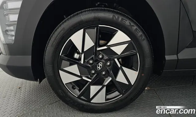 Hyundai Kona 2025 1.6 автомат (гидро), миниатюра 4