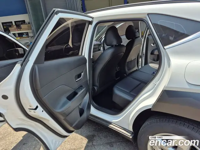 Hyundai Kona, 2025, 9 800 км
