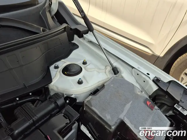 Hyundai Kona 2025 1.6 автомат (гидро), миниатюра 5