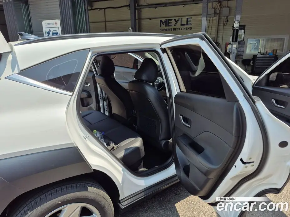 Hyundai Kona 2025 1.6 автомат (гидро), фото 8