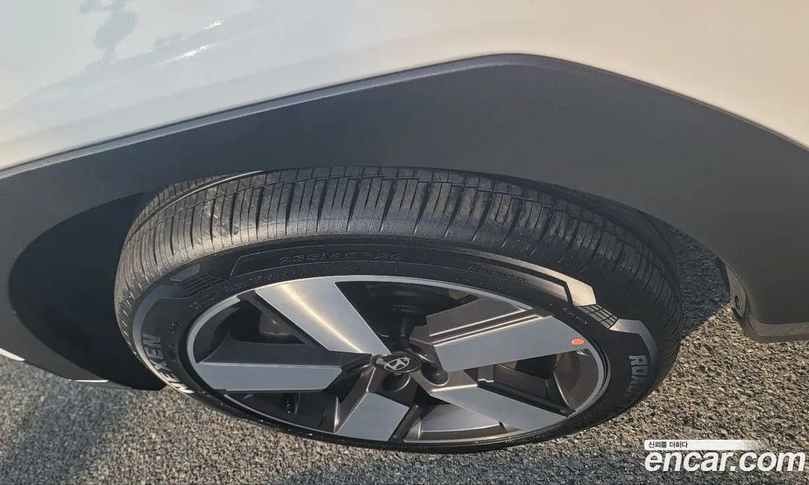 Hyundai Santa Fe 2023 2.5 автомат (гидро), фото 5