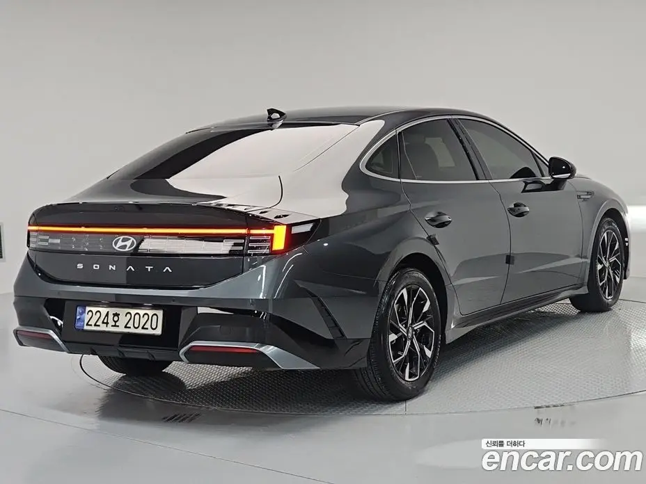 Hyundai Sonata 2024 2.0 автомат (гидро), фото 3