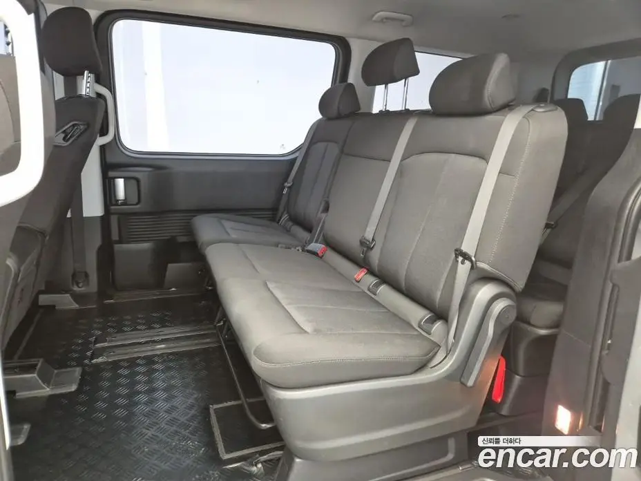 Hyundai Staria 2022 2.2 автомат (гидро), фото 12