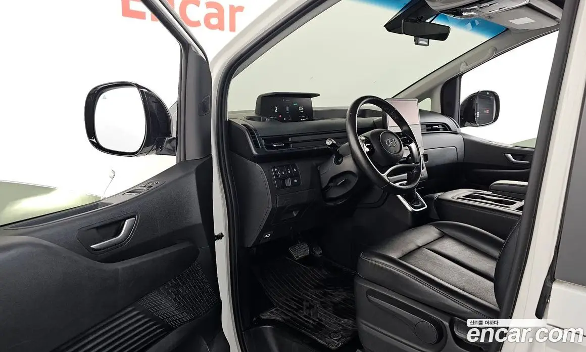 Hyundai Staria 2022 2.2 автомат (гидро), фото 13