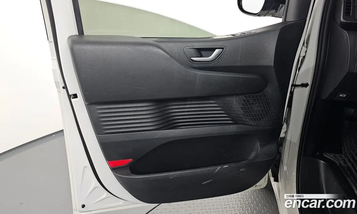 Hyundai Staria 2022 2.2 автомат (гидро), фото 14
