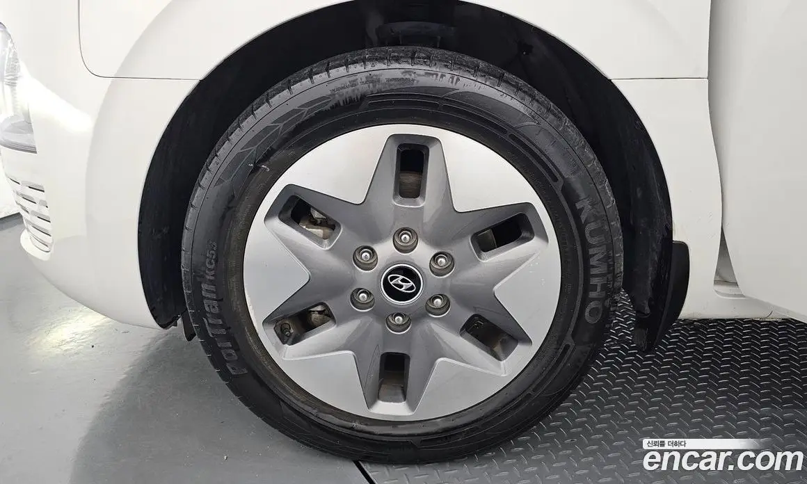 Hyundai Staria 2022 2.2 автомат (гидро), фото 5