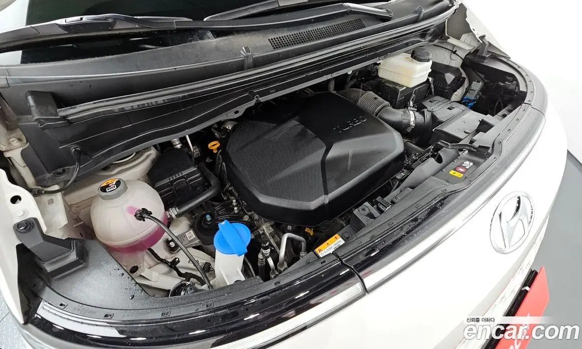 Hyundai Staria 2022 2.2 автомат (гидро), фото 6