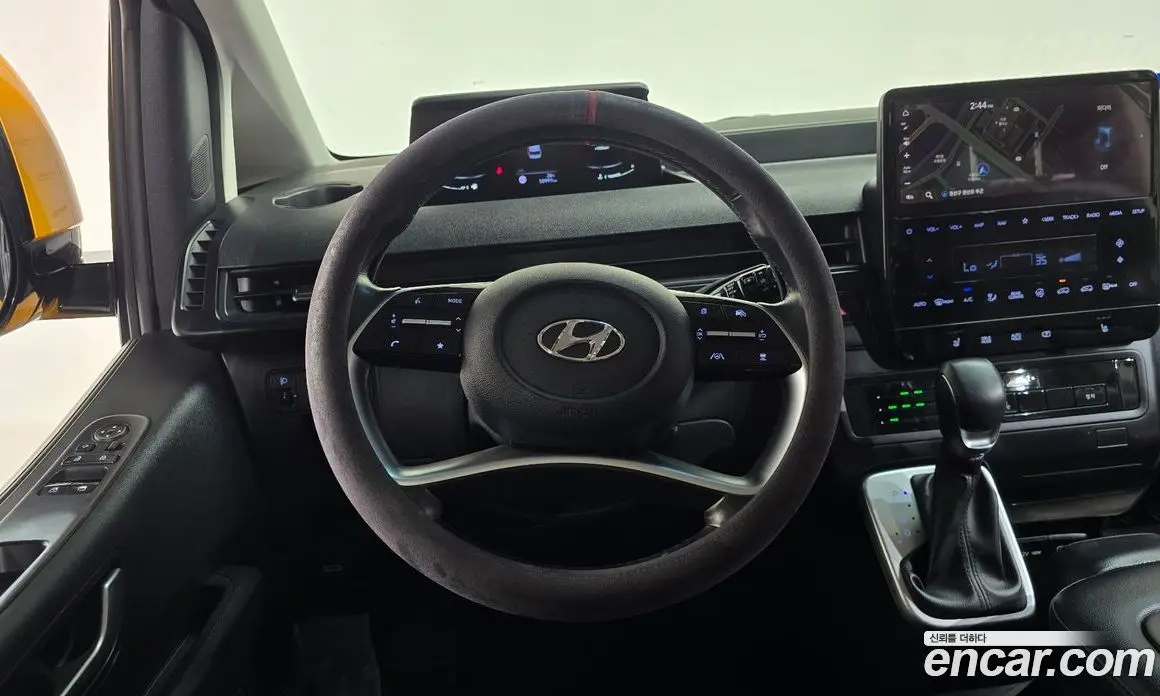 Hyundai Staria 2023 3.5 автомат (гидро), фото 19