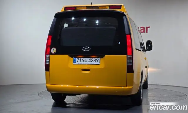 Hyundai Staria 2023 3.5 автомат (гидро), миниатюра 4