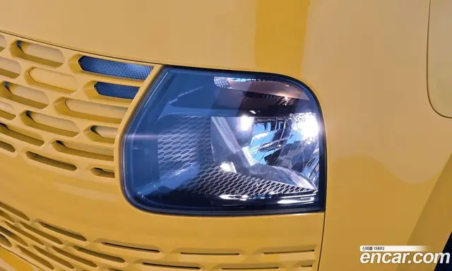 Hyundai Staria 2023 3.5 автомат (гидро), миниатюра 8