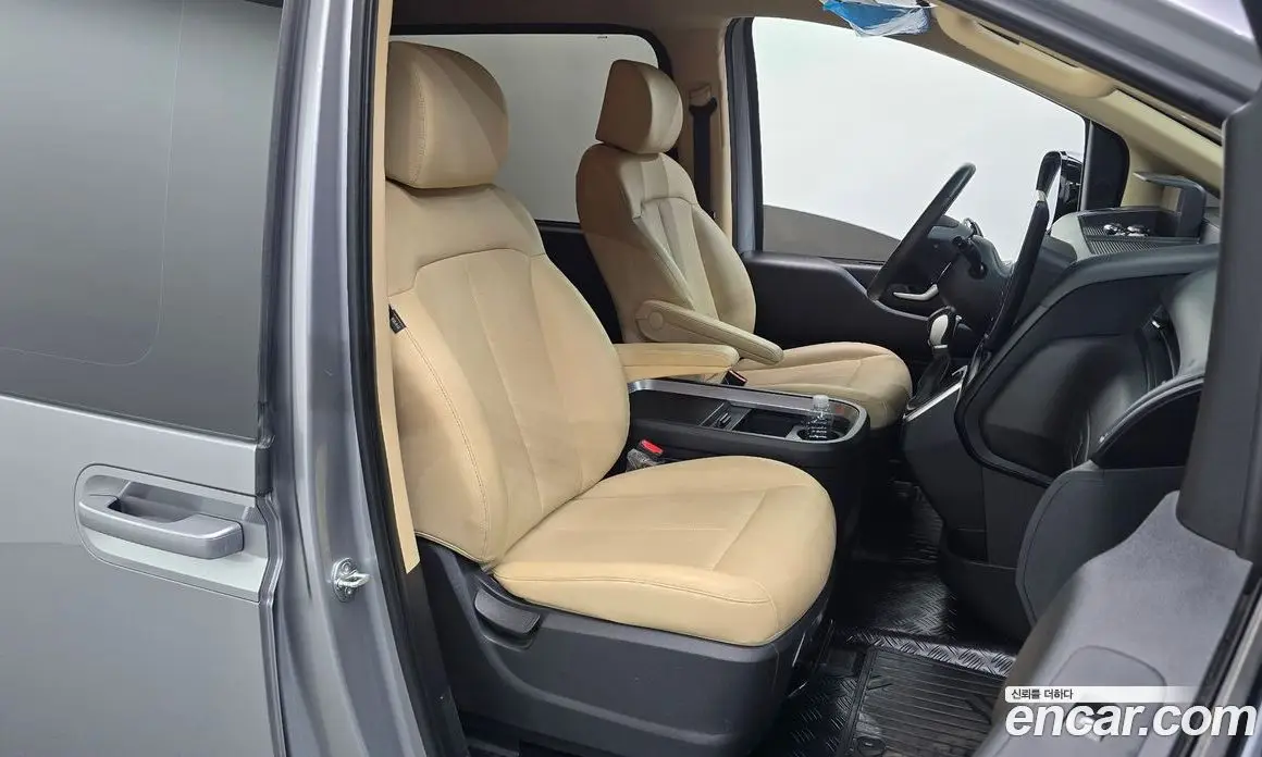 Hyundai Staria 2025 2.2 автомат (гидро), фото 12