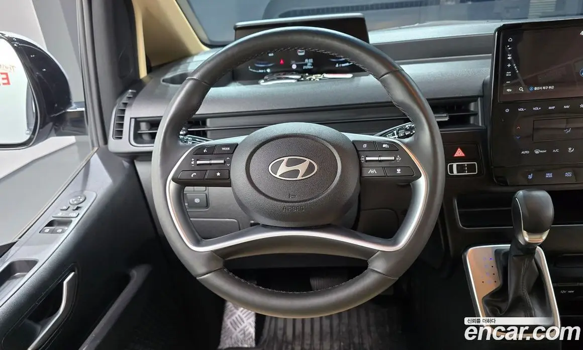Hyundai Staria 2025 2.2 автомат (гидро), фото 13