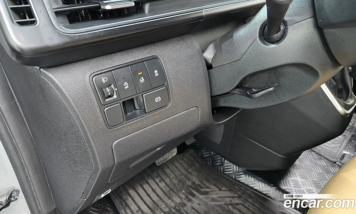 Hyundai Staria 2025 2.2 автомат (гидро), фото 18