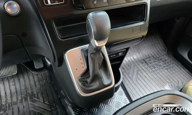 Hyundai Staria 2025 2.2 автомат (гидро), миниатюра 9