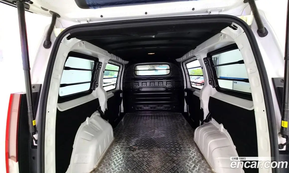 Hyundai Staria 2025 2.2 автомат (гидро), фото 13 Hyundai Staria 2025 2.2 автомат (гидро), фото 13