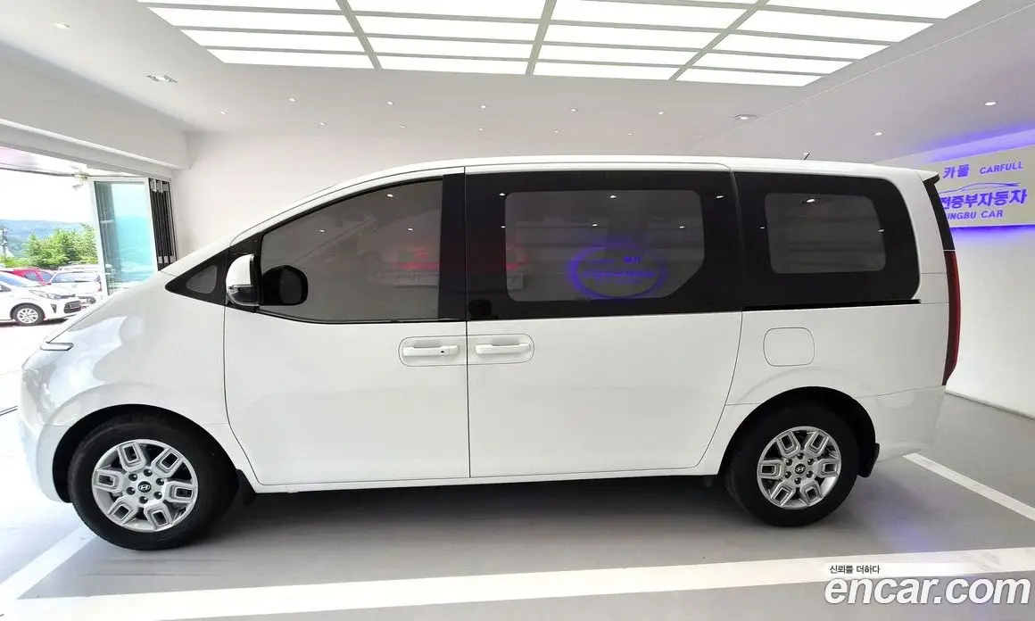 Hyundai Staria 2025 2.2 автомат (гидро), фото 3 Hyundai Staria 2025 2.2 автомат (гидро), фото 3