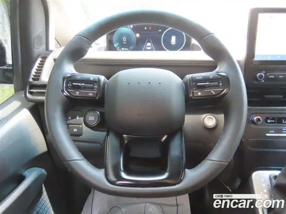 Hyundai Staria 2026 1.6 автомат (гидро), фото 16