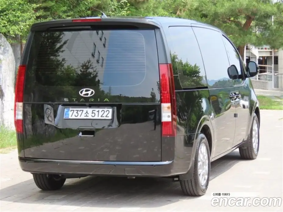 Hyundai Staria 2026 1.6 автомат (гидро), фото 3