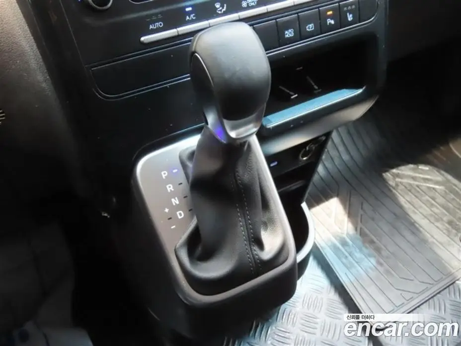 Hyundai Staria 2026 1.6 автомат (гидро), фото 6