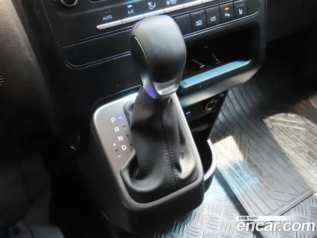 Hyundai Staria 2026 1.6 автомат (гидро), миниатюра 6