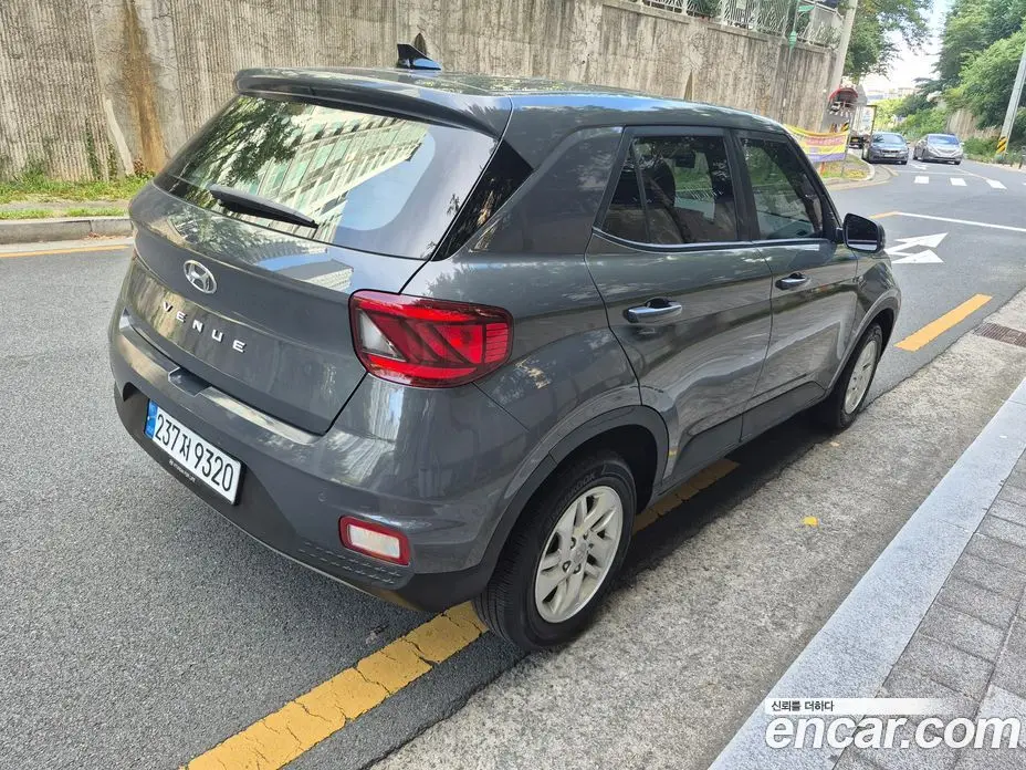 Hyundai Venue 2024 1.6 автомат (гидро), фото 4 Hyundai Venue 2024 1.6 автомат (гидро), фото 4