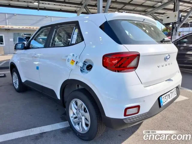 Hyundai Venue 2026 1.6 автомат (гидро), миниатюра 2