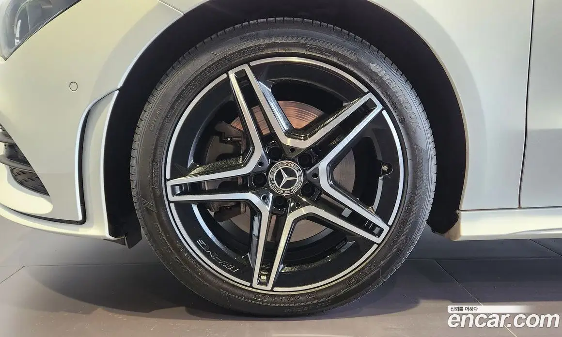 Mercedes-Benz CLA-Class 2023 2.0 автомат (гидро), фото 5