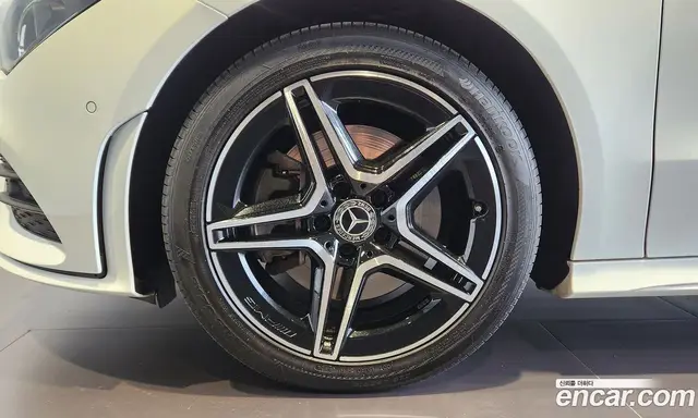 Mercedes-Benz CLA-Class 2023 2.0 автомат (гидро), миниатюра 5