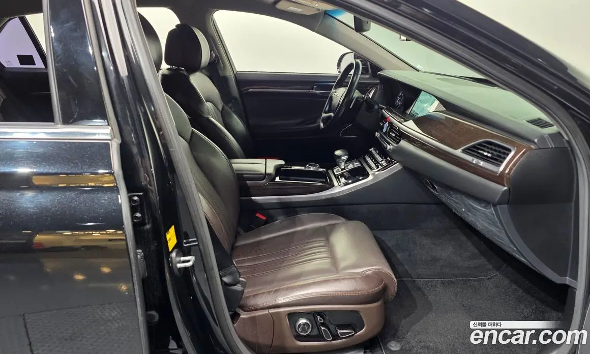 Genesis EQ900 2016 3.3 автомат (гидро), фото 11 Genesis EQ900 2016 3.3 автомат (гидро), фото 11