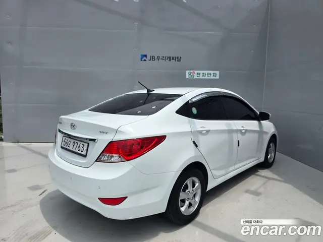 Hyundai Accent 2013 1.4 автомат (гидро), миниатюра 3