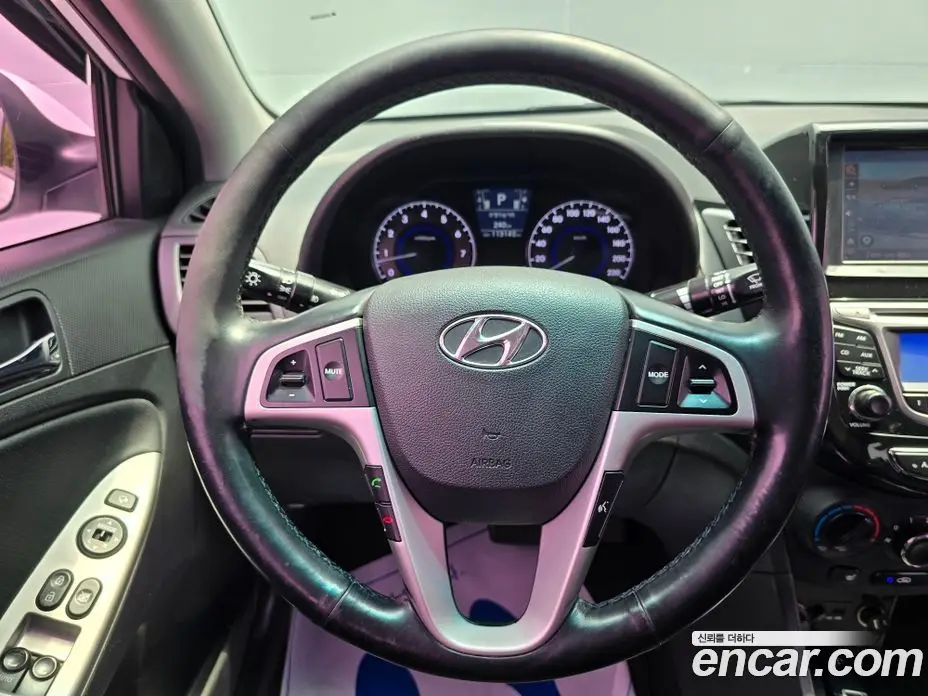 Hyundai Accent 2013 1.4 автомат (гидро), фото 8