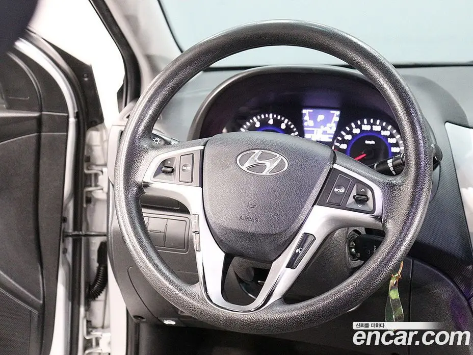 Hyundai Accent 2013 1.4 автомат (гидро), фото 16