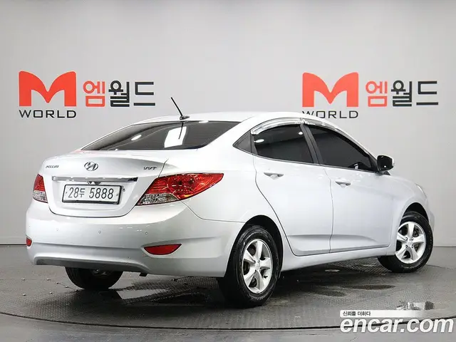 Hyundai Accent 2013 1.4 автомат (гидро), миниатюра 3