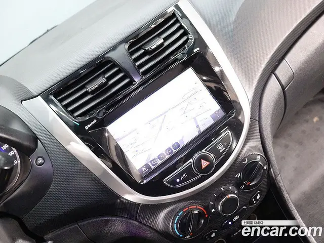 Hyundai Accent 2013 1.4 автомат (гидро), миниатюра 9