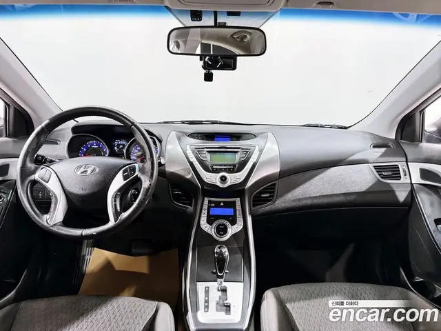 Hyundai Avante 2011 1.6 автомат (гидро), миниатюра 4 Hyundai Avante 2011 1.6 автомат (гидро), миниатюра 4