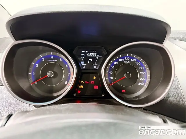 Hyundai Avante 2011 1.6 автомат (гидро), миниатюра 7 Hyundai Avante 2011 1.6 автомат (гидро), миниатюра 7