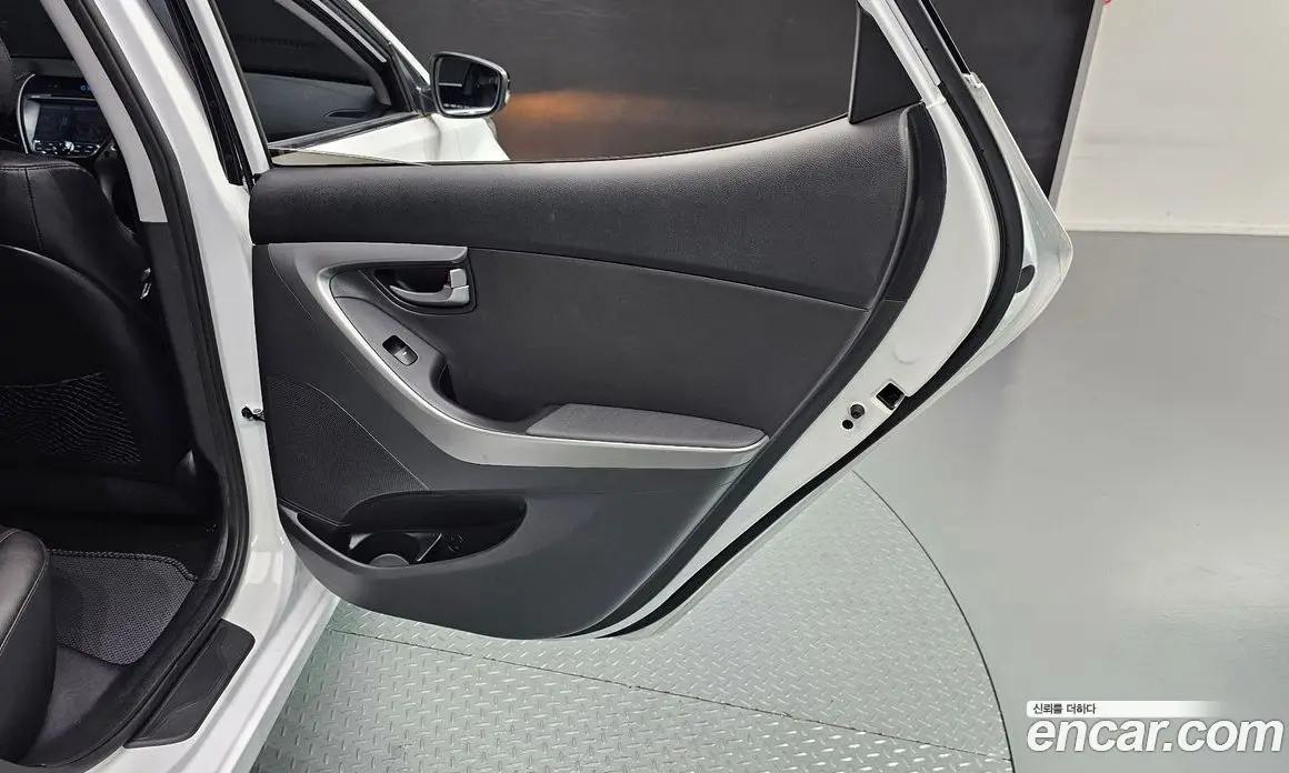 Hyundai Avante 2014 1.6 автомат (гидро), фото 15