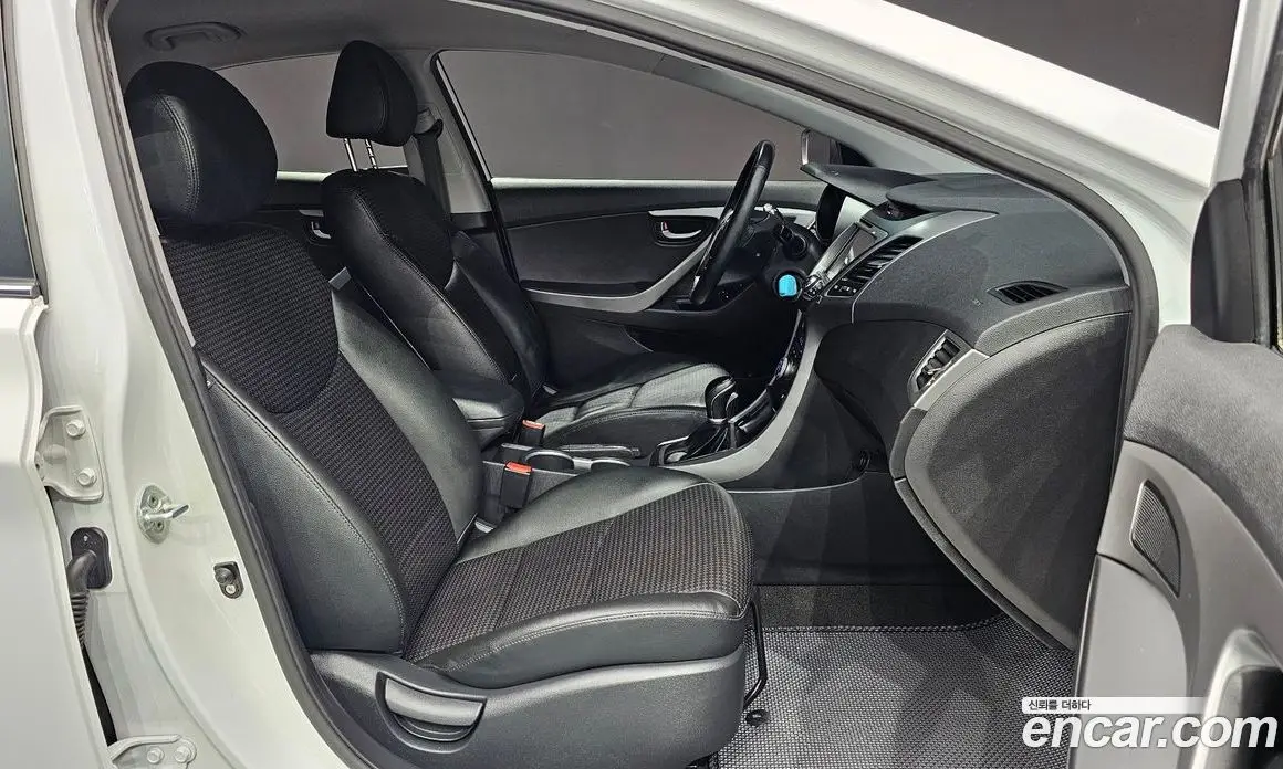 Hyundai Avante 2014 1.6 автомат (гидро), фото 18